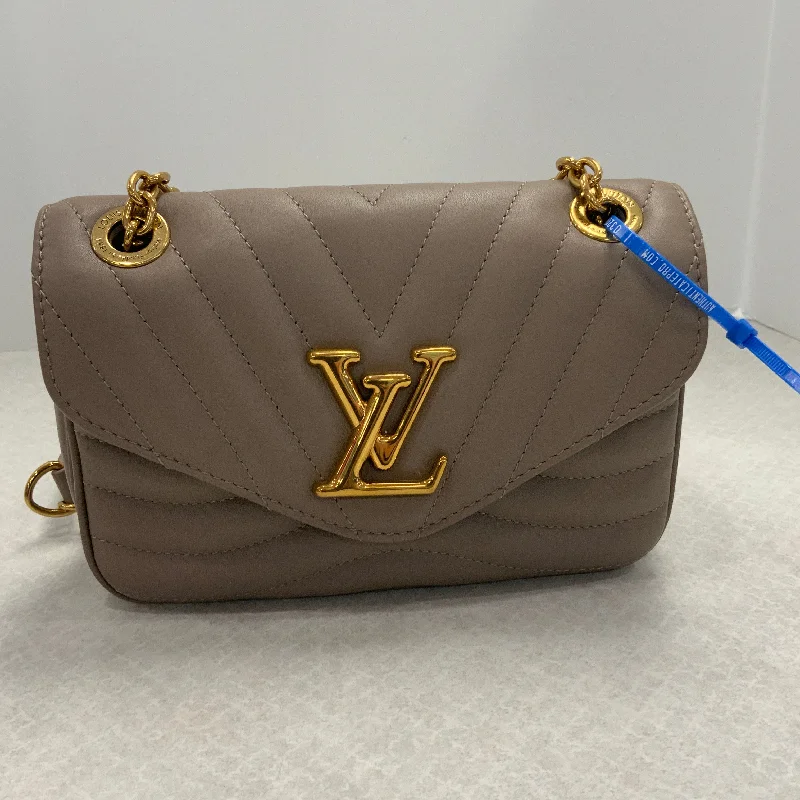 Handbag Luxury Designer By Louis Vuitton, Size: Medium