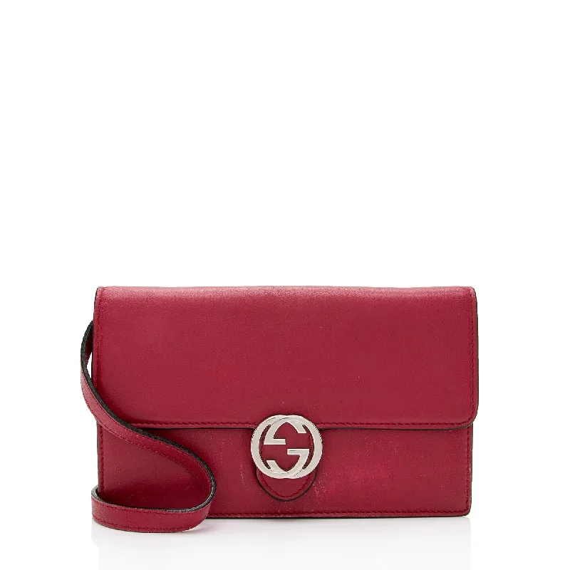 Gucci Smooth Calfskin Interlocking G Wallet on Strap (SHF-poz1cn)