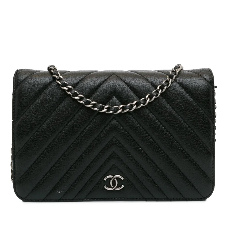 Chanel CC Chevron Calfskin Wallet On Chain (SHG-Q3rRL6)