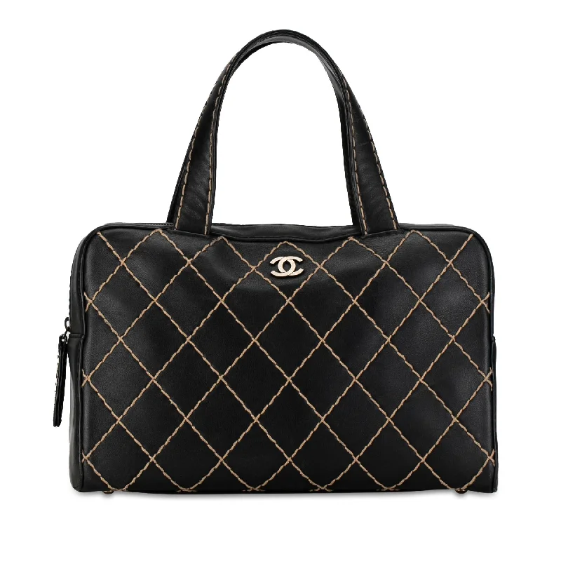 Chanel CC Wild Stitch Lambskin Handbag (SHG-GFLpJL)