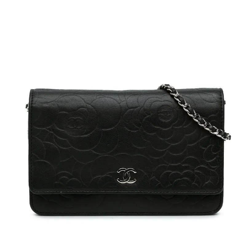 Chanel Lambskin Camellia Embossed Wallet On Chain (SHG-zvZjrf)