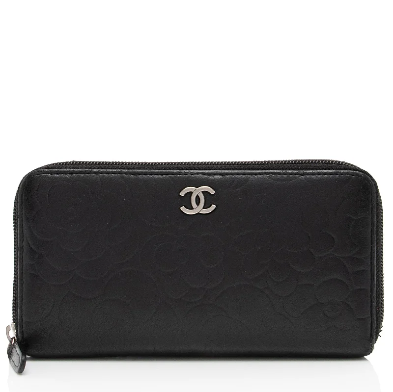 Chanel Lambskin Camellia Zip Around Wallet (SHF-fpP10f)