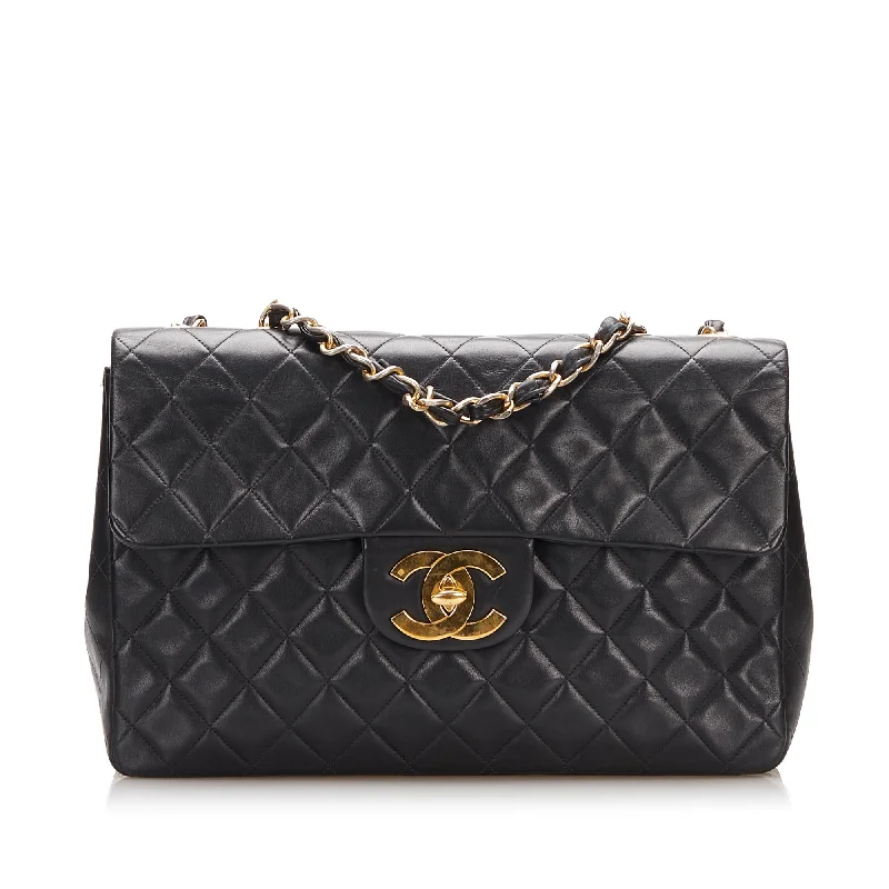 Chanel Maxi Classic Lambskin Single Flap (SHG-bKU9pk)