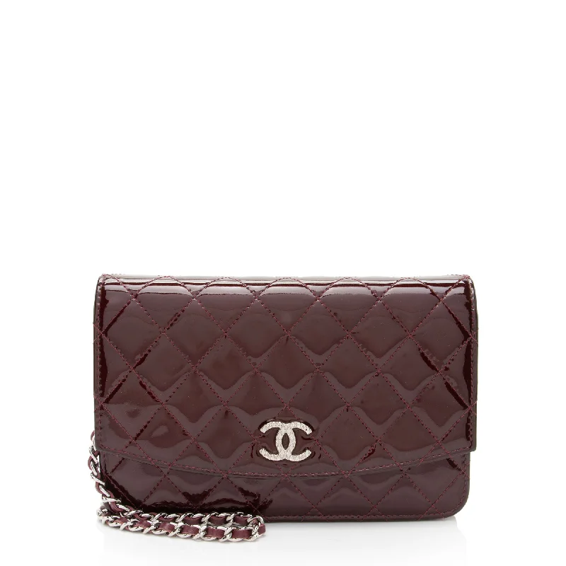 Chanel Patent Leather Classic Wallet on Chain (SHF-toY5Wd)