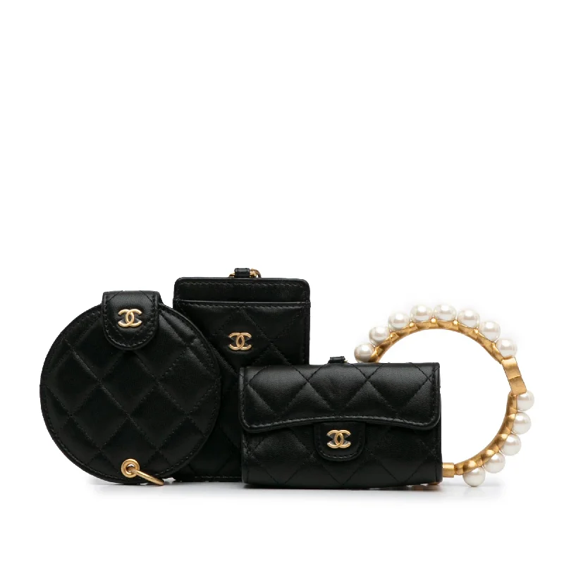 Chanel Pearl Crown CC Wristlet Multi Pouches (SHG-iLLXLn)