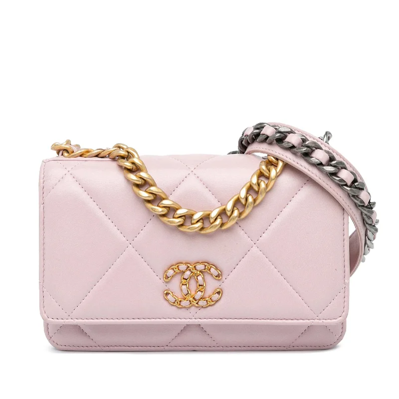 Chanel Quilted Lambskin 19 Wallet on Chain (SHG-td22ep)