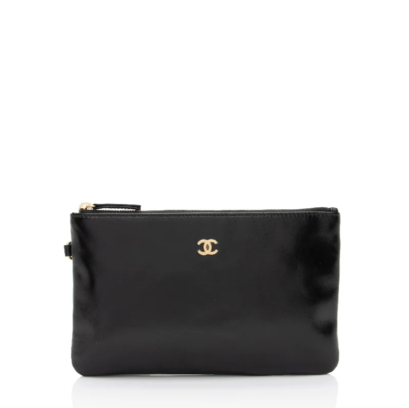 Chanel Shiny Calfskin Small Chanel 22 Pochette (SHF-Sgj80A)