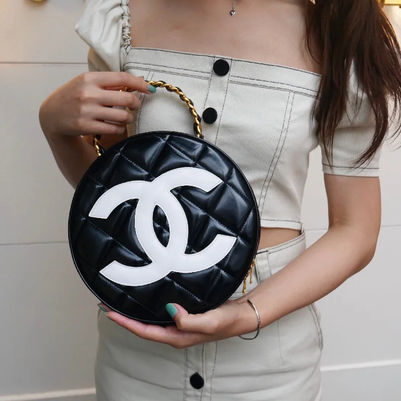 CHANEL 1994-1996 Round Vanity Handbag Black