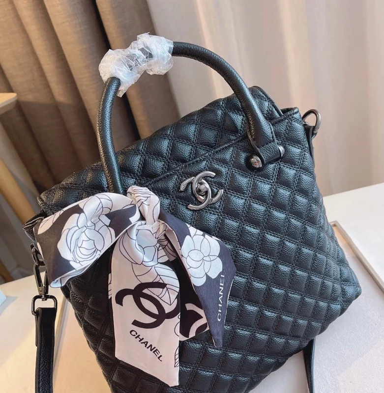 Black Chanel leather Handbag