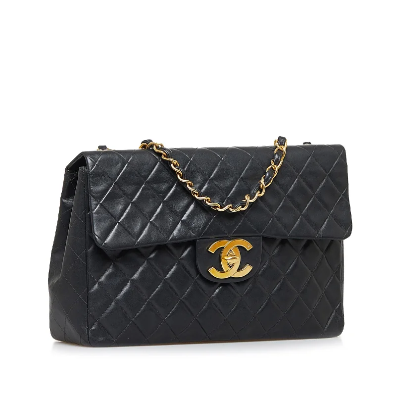 Chanel Maxi Classic Lambskin Single Flap (bNolFY)