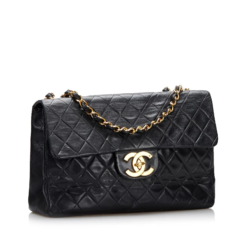 Chanel Maxi Classic Lambskin Single Flap (WFihyq)