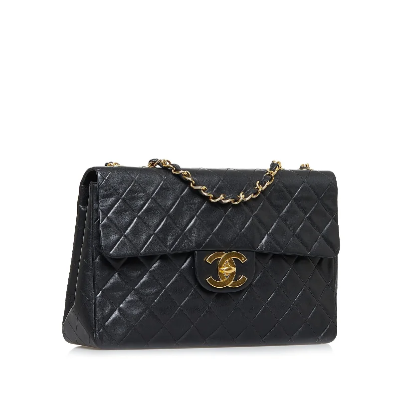 Chanel Maxi Classic Lambskin Single Flap (ZCH0EY)