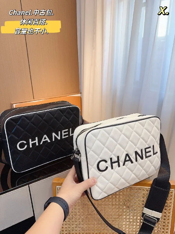 CHANEL Shoulder Bag Crossbody Bag