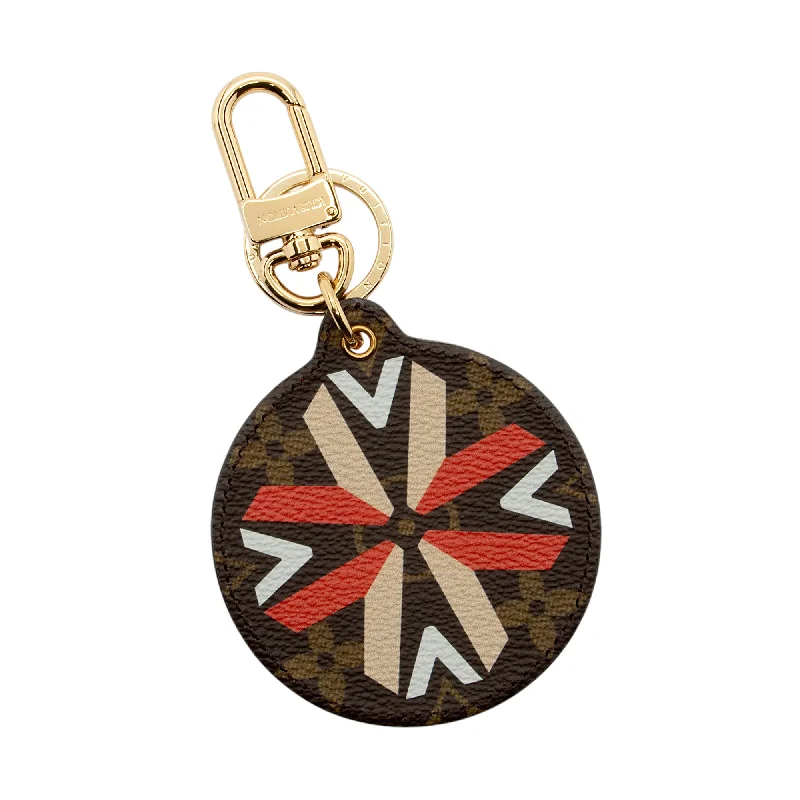 Louis Vuitton Monogram Canvas Illustre Multi V Bag Charm (SHF-Qnek5L)