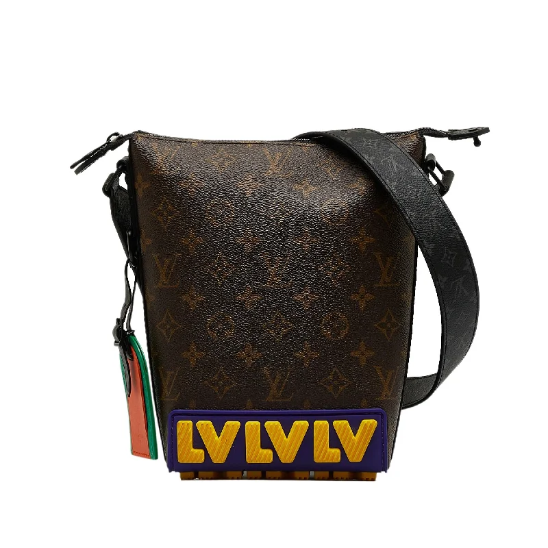 Louis Vuitton Monogram LV Rubber Cruiser (SHG-1HsbTx)