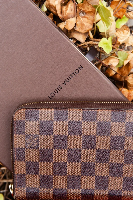 LOUIS VUITTON Grande Zip Around Wallet Damier Ebene